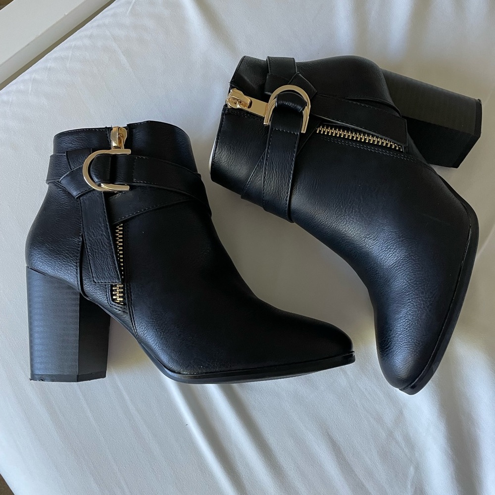 APT 9 Ankle Boots - GREAT Condition